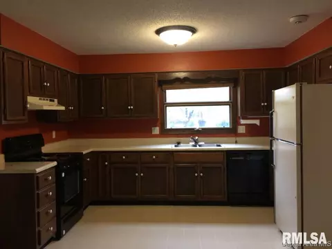 2814 Bemis Hts, Springfield, IL 62704 photo 7