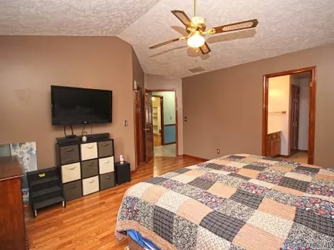 14548 Frontier Dr, Athens, IL 62613 photo 8
