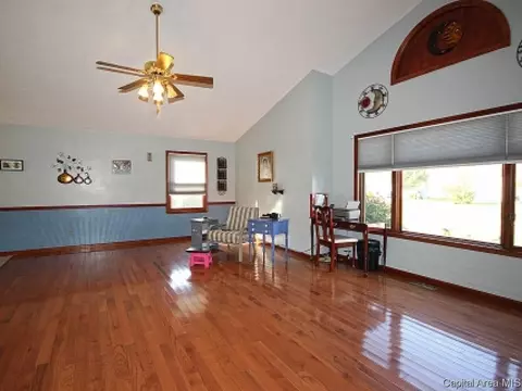 14548 Frontier Dr, Athens, IL 62613 photo 4