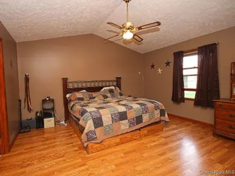 14548 Frontier Dr, Athens, IL 62613 photo 9