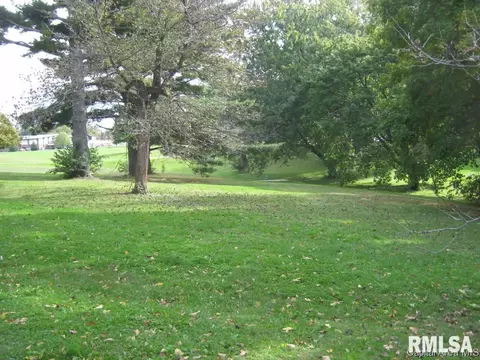 127 E Sangamon Ave, Springfield, IL 62702 photo 3