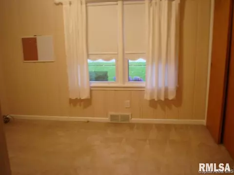 2408 S Walnut St, Springfield, IL 62704 photo 10