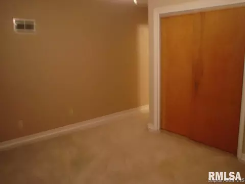 2408 S Walnut St, Springfield, IL 62704 photo 6