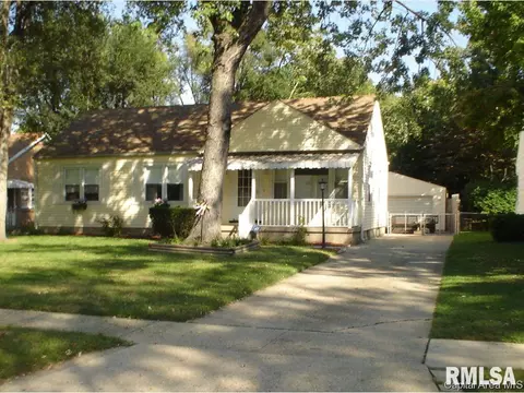 2408 S Walnut St, Springfield, IL 62704 photo 1