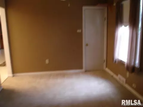 2408 S Walnut St, Springfield, IL 62704 photo 8