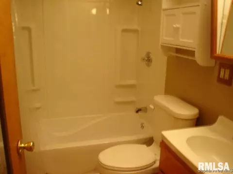 2408 S Walnut St, Springfield, IL 62704 photo 11