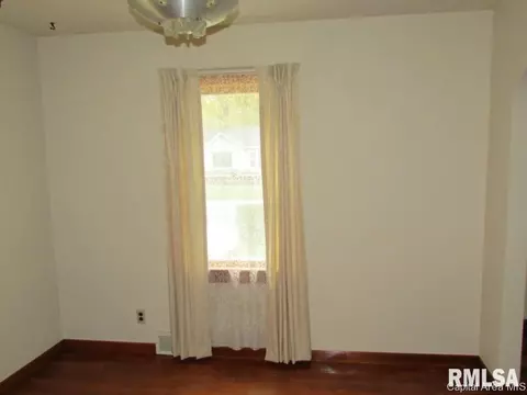 3210 S 1st St, Springfield, IL 62703 photo 4