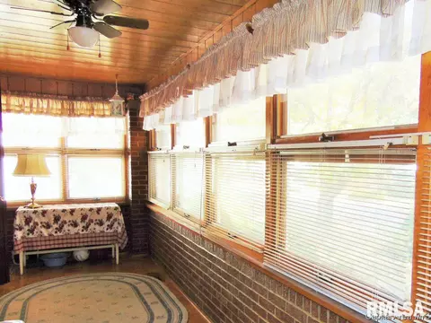 2267 S 10th, Springfield, IL 62703 photo 5