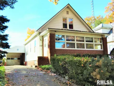2267 S 10th, Springfield, IL 62703 photo 2