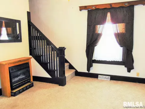 2267 S 10th, Springfield, IL 62703 photo 6