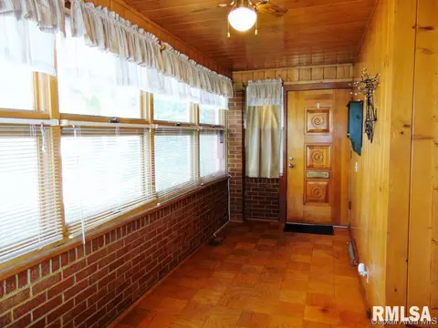 2267 S 10th, Springfield, IL 62703 photo 4
