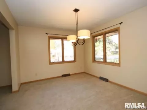 58 Glen Eagle Dr, Springfield, IL 62704 photo 4