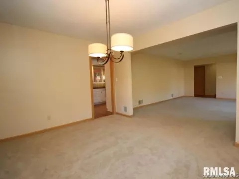 58 Glen Eagle Dr, Springfield, IL 62704 photo 5
