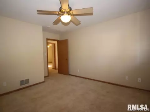 58 Glen Eagle Dr, Springfield, IL 62704 photo 13