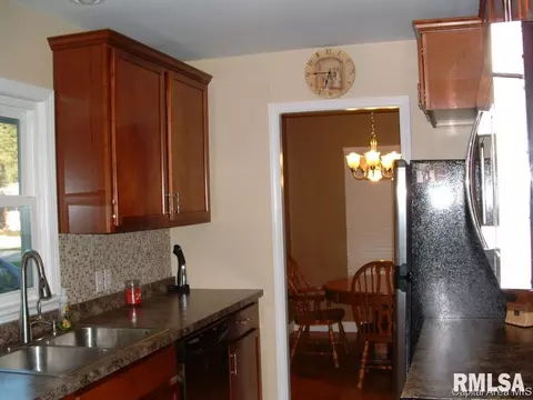 63 Circle Dr, Springfield, IL 62703 photo 2