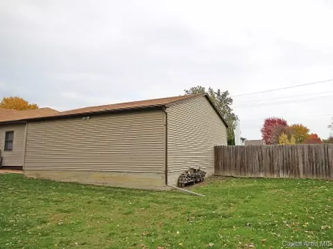 706 E Chestnut, Chatham, IL 62629 photo 25