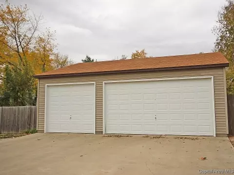 706 E Chestnut, Chatham, IL 62629 photo 26