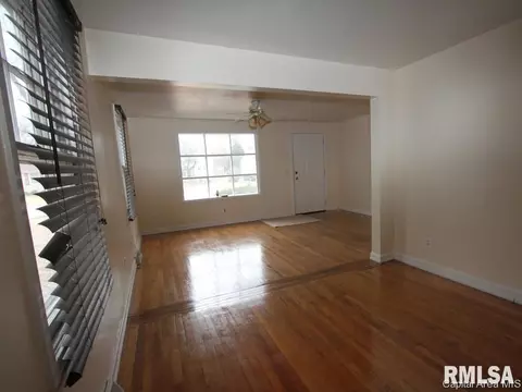 1965 E Hood St, Springfield, IL 62703 photo 8
