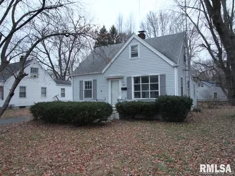 1965 E Hood St, Springfield, IL 62703 photo 2