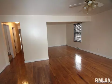 1965 E Hood St, Springfield, IL 62703 photo 9