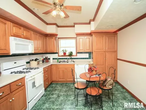 900 N 19th St, Springfield, IL 62702 photo 6