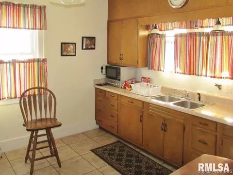 2144 N 7th St, Springfield, IL 62702 photo 5