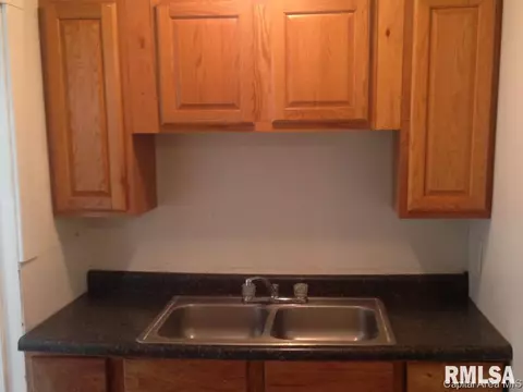 832 N 8th, Springfield, IL 62702 photo 2