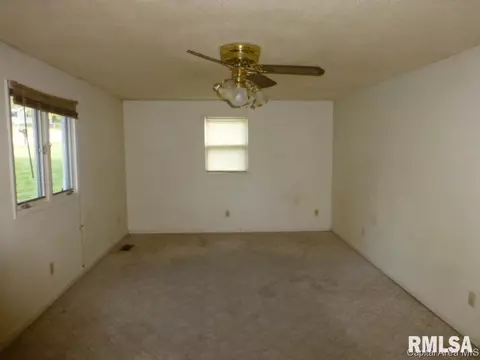 224 E Houston, Springfield, IL 62707 photo 3