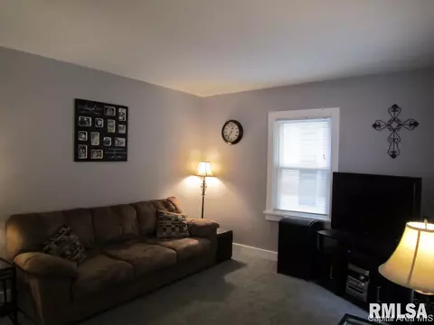 2540 S 8th St, Springfield, IL 62703 photo 4