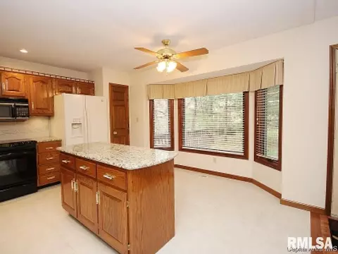 1320 Weston Pt, Springfield, IL 62704 photo 6