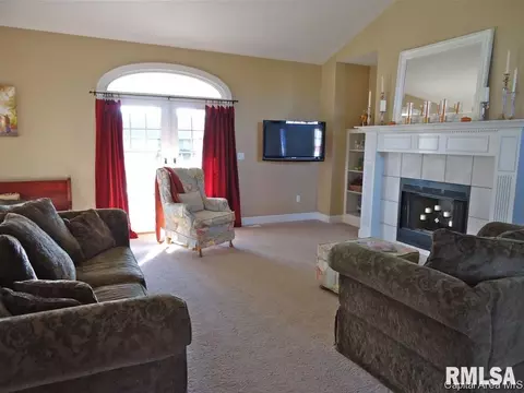 1104 Bridle Path Ln, Springfield, IL 62712 photo 9