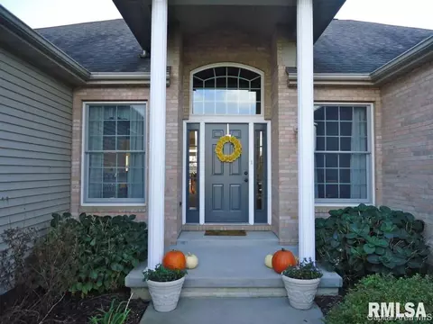 1104 Bridle Path Ln, Springfield, IL 62712 photo 2