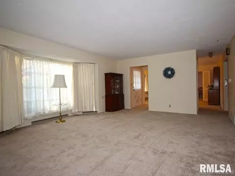 6 Hackney Dr, Springfield, IL 62702 photo 5