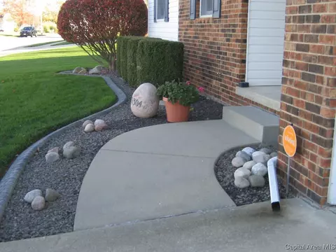 2304 Mascouten Dr, Springfield, IL 62702 photo 29