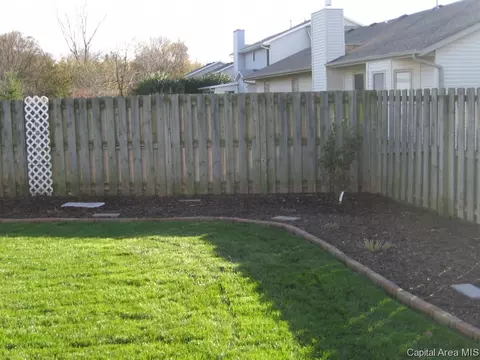 2304 Mascouten Dr, Springfield, IL 62702 photo 27