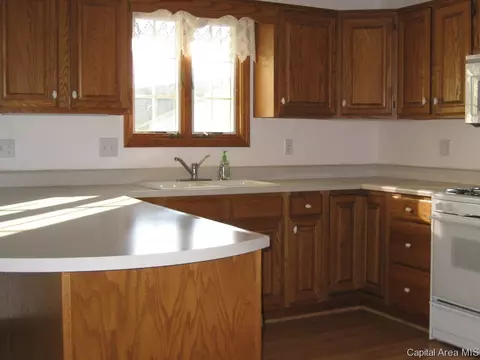 2304 Mascouten Dr, Springfield, IL 62702 photo 9