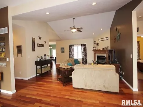 5101 Mountain View Dr, Springfield, IL 62711 photo 4
