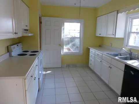 2448 S 5th Street St, Springfield, IL 62703 photo 6
