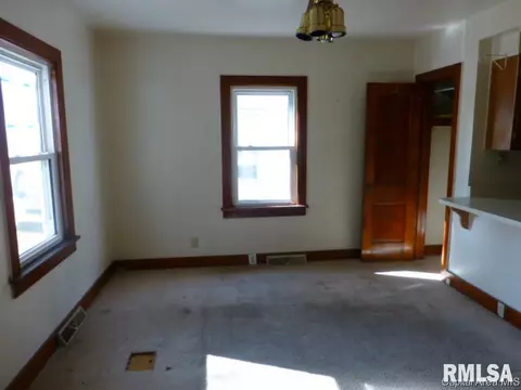 413 E Iles Ave, Springfield, IL 62703 photo 3