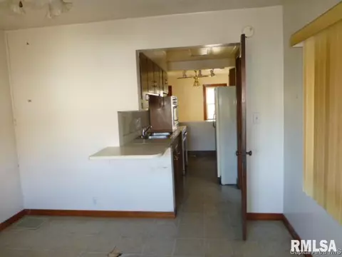413 E Iles Ave, Springfield, IL 62703 photo 7