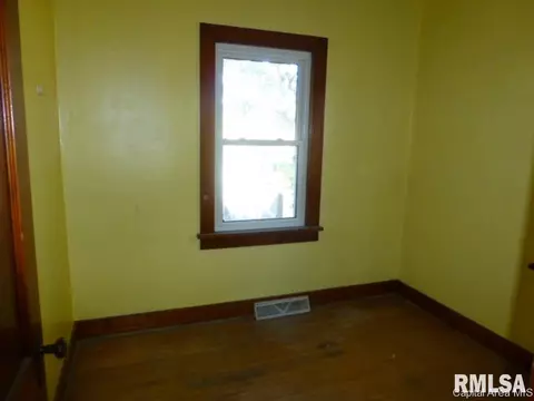 413 E Iles Ave, Springfield, IL 62703 photo 11