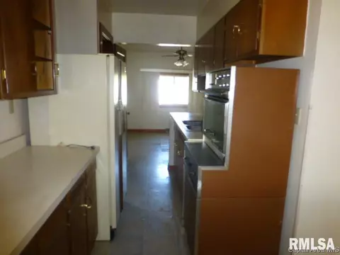 413 E Iles Ave, Springfield, IL 62703 photo 5
