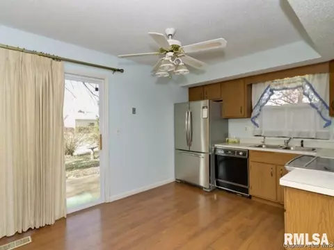 2909 Bennington Dr, Springfield, IL 62704 photo 20