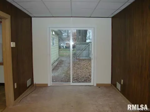 2445 S 10th St, Springfield, IL 62703 photo 7