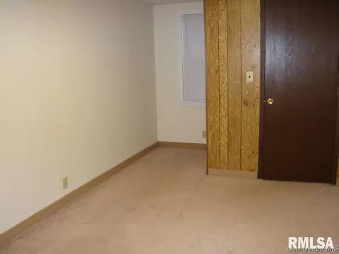 2445 S 10th St, Springfield, IL 62703 photo 4