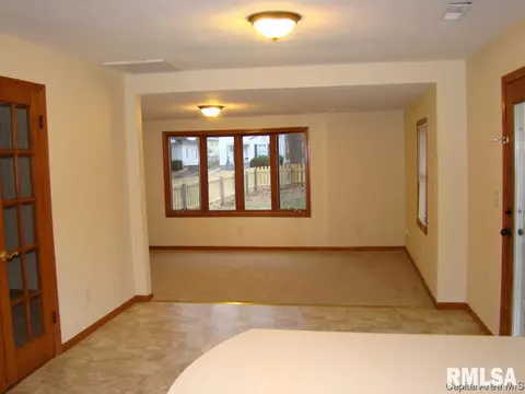 2432 S 10th St, Springfield, IL 62703 photo 7