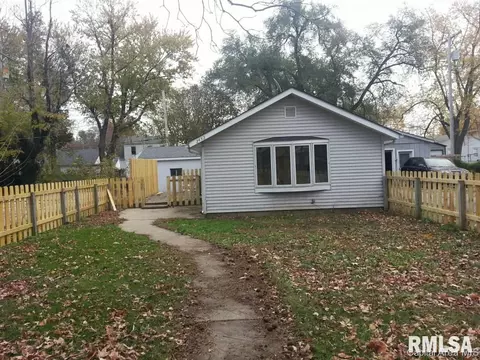 2432 S 10th St, Springfield, IL 62703 photo 1