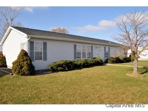 1325 4th St, Pawnee, IL 62558 photo 1