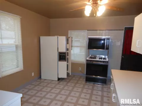 2828 S 12th, Springfield, IL 62703 photo 8