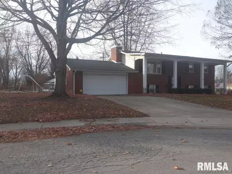 2400 Eastview Dr, Springfield, IL 62702 photo 1